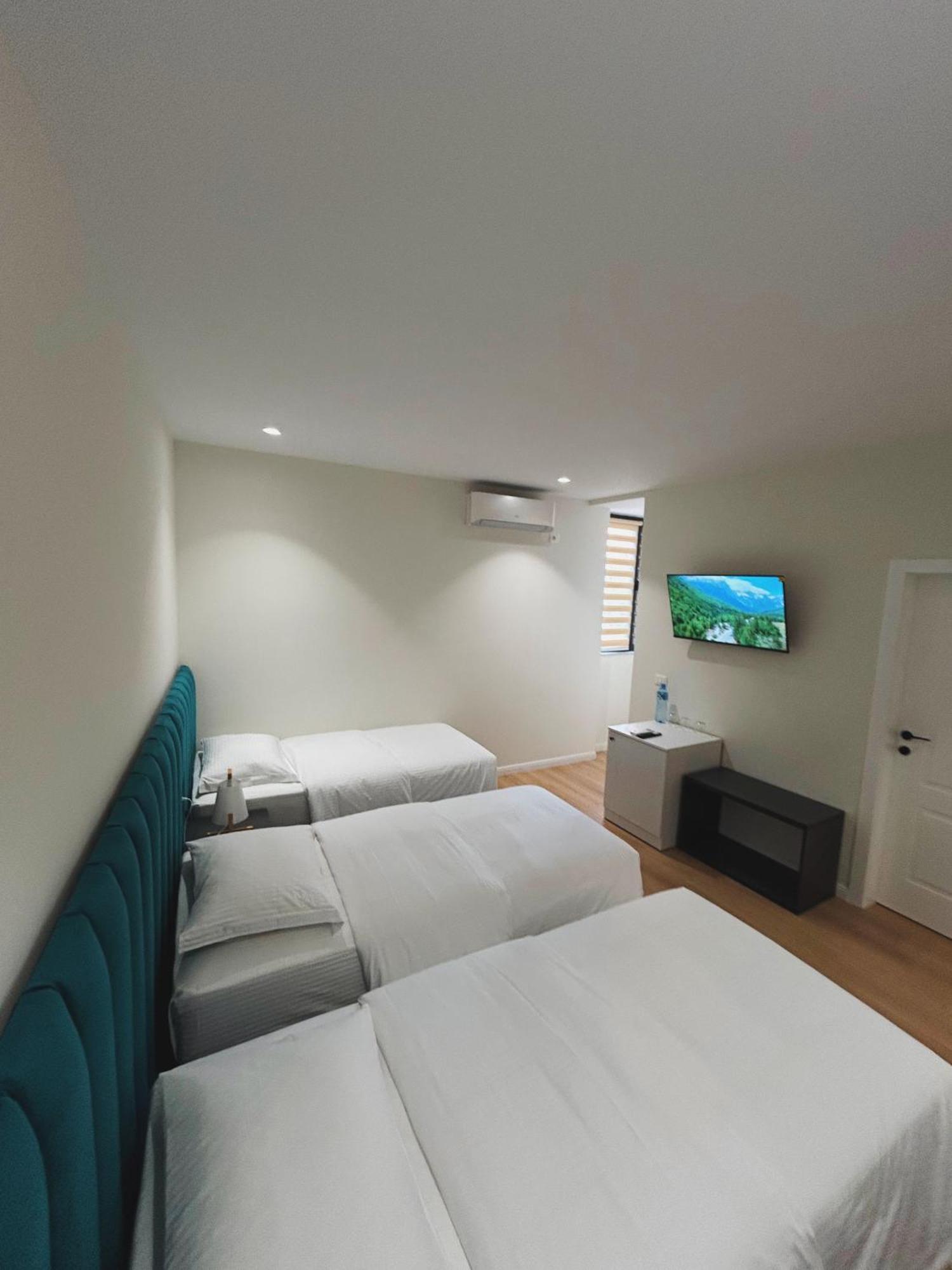 Clinton Tirana Inn الغرفة الصورة